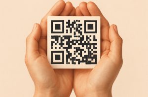 QR code dans des mains tendues